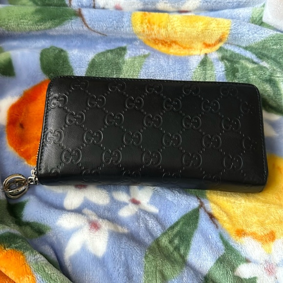GUCCI 🖤 Black Leather GG Guccisima Zippy wallet silver charm vintage Authentic - Picture 1 of 13